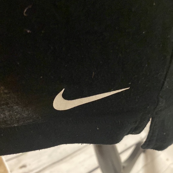 Nike workout top - Picture 2 of 3